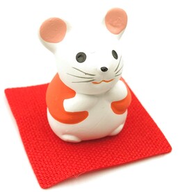 Японский подарочный сувенир маленькая мышка на коврике на удачу